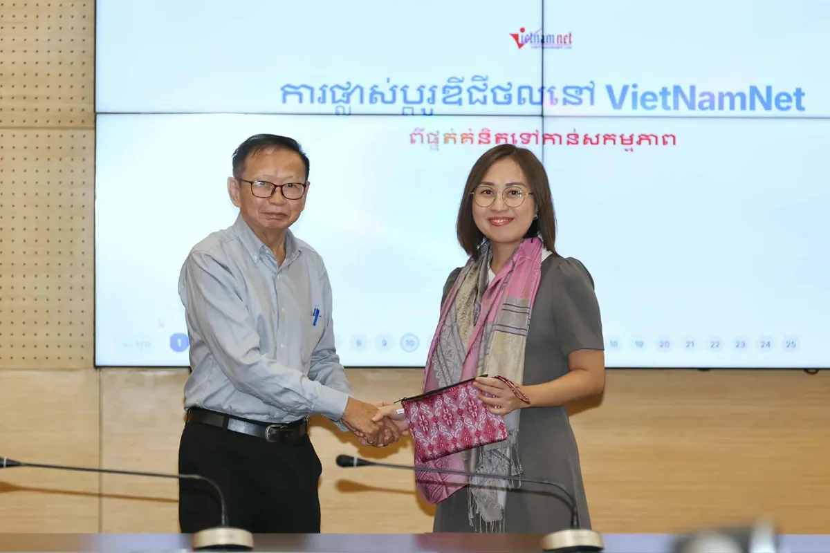 Chiến lược chuyển đổi số VietNamNet với Đoàn nhà báo Campuchia